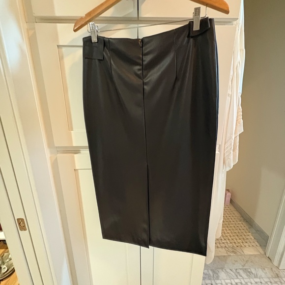 (nude) Italian brand - Vegan leather pencil skirt - Picture 3 of 5